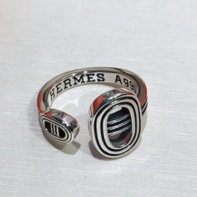 2020 Hermes 18K Platinum Ring